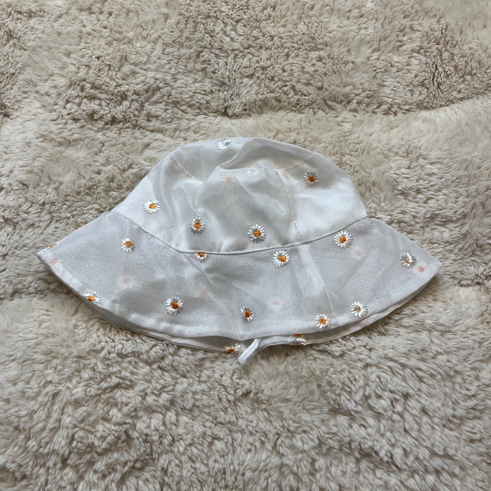 Mesh bucket hat